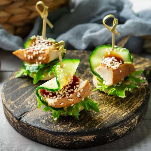 Канапе с курицей терияки